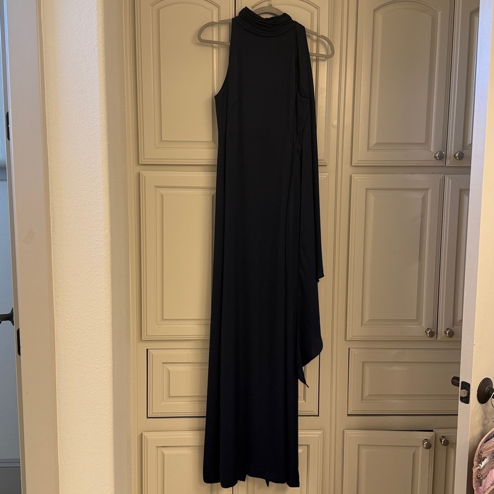 Elegant Navy Blue Sleeveless Gown